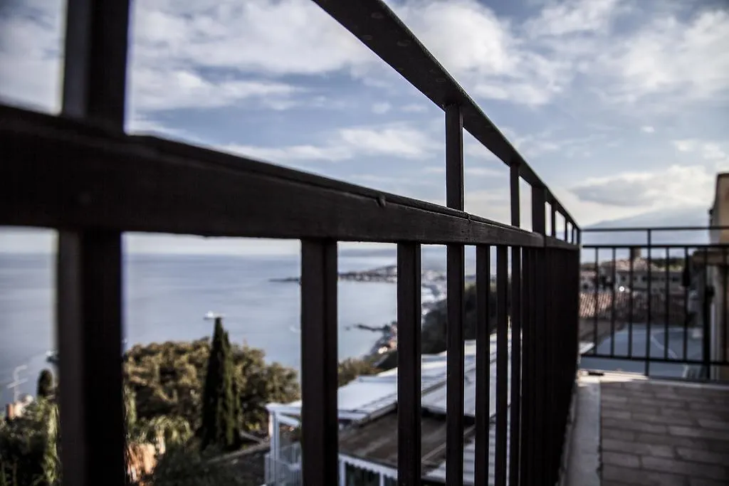 Panoramica Sul Mare - Taormina Apartment 0*,  Italy